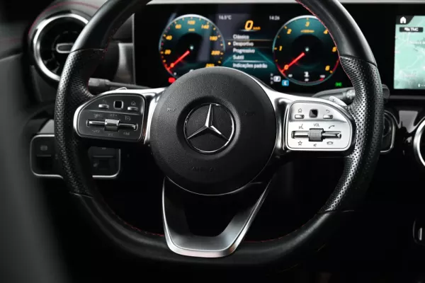 Mercedes-Benz CLA 200 d Shooting Brake AMG Line Aut. 15