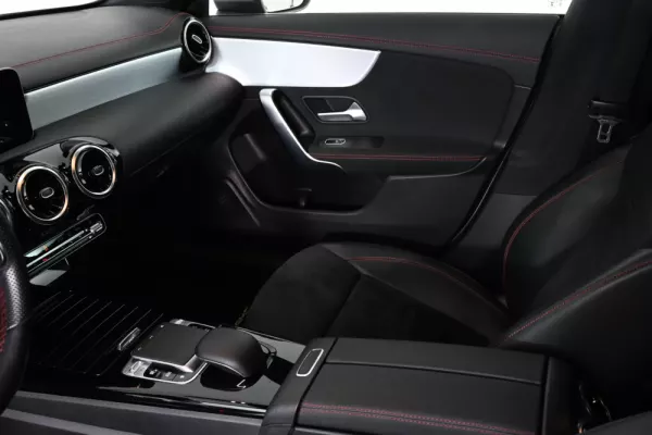 Mercedes-Benz CLA 200 d Shooting Brake AMG Line Aut. 21