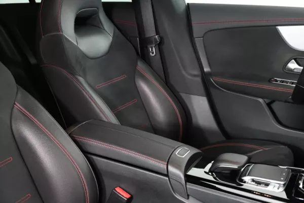 Mercedes-Benz CLA 200 d Shooting Brake AMG Line Aut. 25