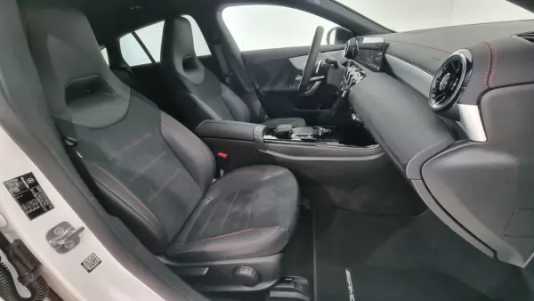 Mercedes-Benz CLA 180 d AMG Line Aut. 13