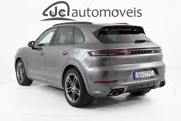 Porsche Cayenne E-Hybrid 2