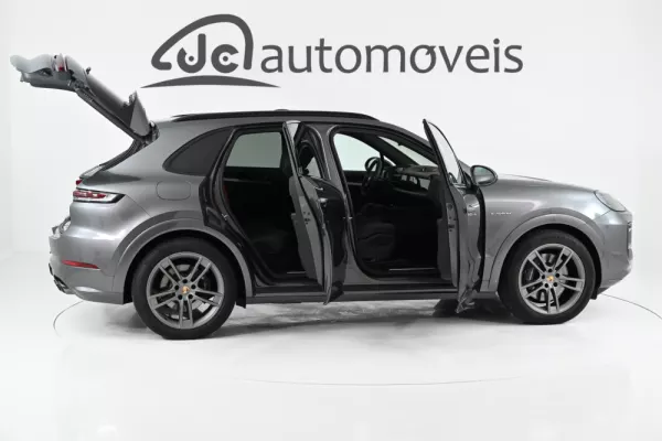 Porsche Cayenne E-Hybrid 6