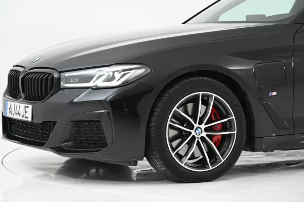 BMW 520 e Pack M 11