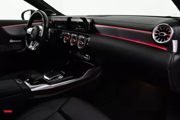 Mercedes-Benz A 35 AMG 4Matic 3