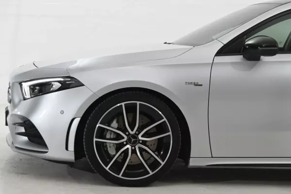 Mercedes-Benz A 35 AMG 4Matic 9