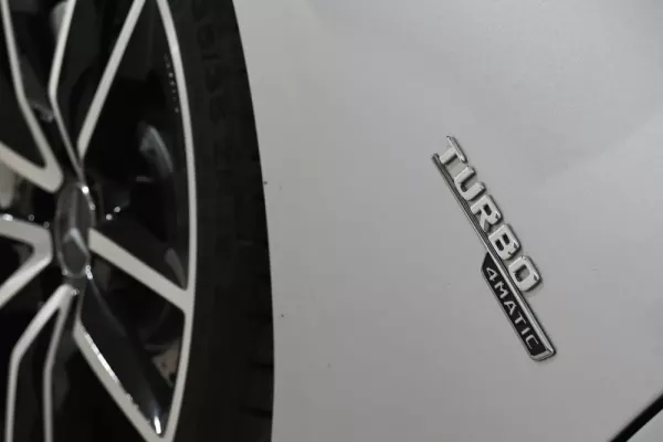 Mercedes-Benz A 35 AMG 4Matic 12