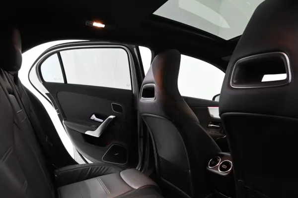 Mercedes-Benz A 35 AMG 4Matic 15