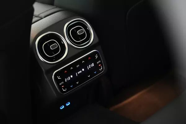 Mercedes-Benz C 63 AMG S E Performance 4Matic 28