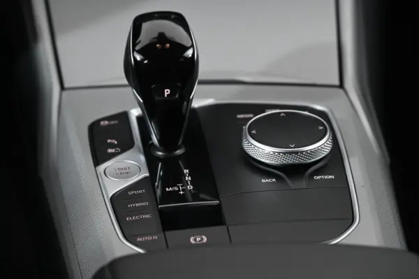 BMW 320 e Auto 27