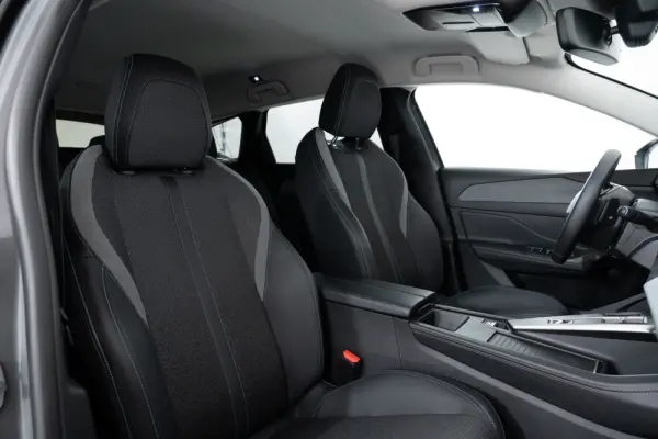 Peugeot 308 1.6 Hybrid Allure e-EAT8 4