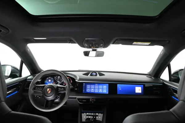 Porsche Macan Electric 4 18