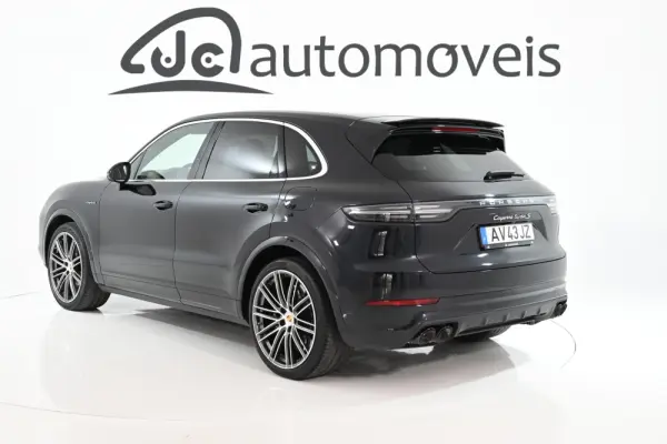 Porsche Cayenne Turbo S E-Hybrid 2