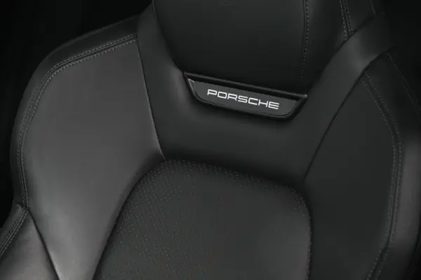 Porsche Macan Electric 4 22