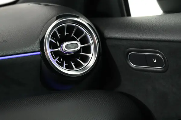 Mercedes-Benz A 180 d AMG Line Aut. 22