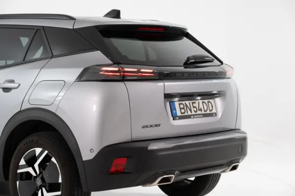 Peugeot 2008 1.2 PureTech Allure Pack EAT8 11