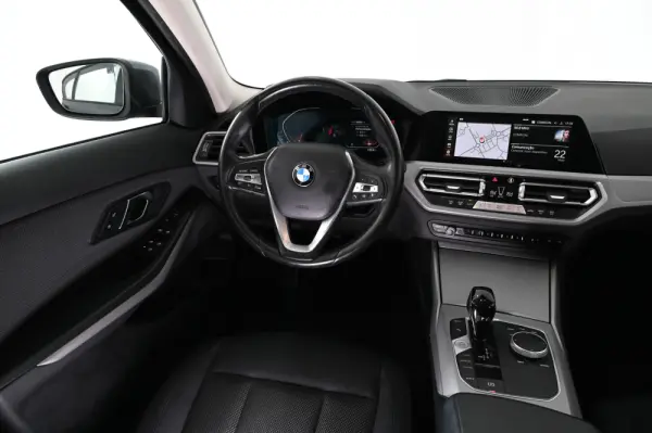 BMW 318 d Auto 13