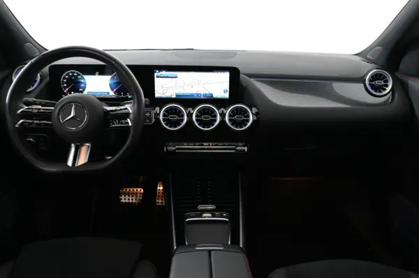 Mercedes-Benz GLA 200 d AMG Line 3