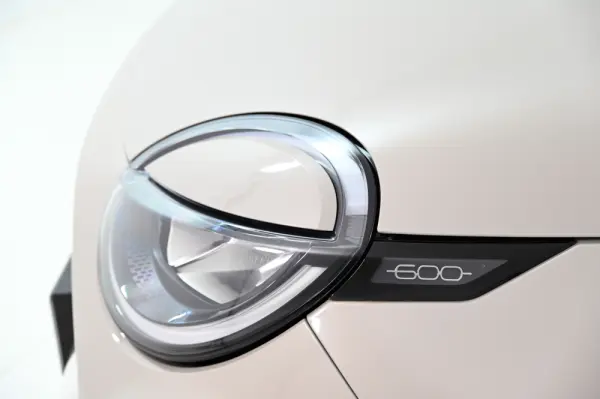 Fiat 600e 54 kWh La Prima 11