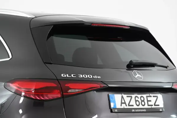 Mercedes-Benz GLC 300 de 4Matic 10