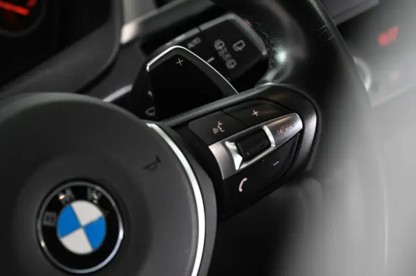 BMW 320 d Pack M Auto 17