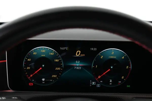 Mercedes-Benz A 180 d AMG Line Aut. 14