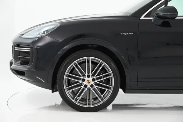 Porsche Cayenne Turbo S E-Hybrid 12