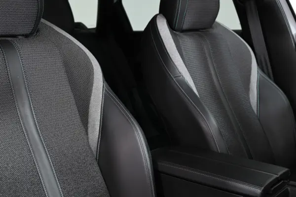 Peugeot 308 SW 1.6 Hybrid Allure Pack e-EAT8 23