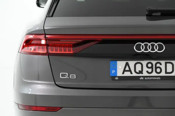 Audi Q8 55 TFSIe quattro Tiptronic 10
