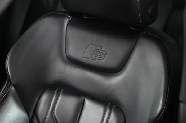 Audi A6 50 TDI quattro Sport Tiptronic 32