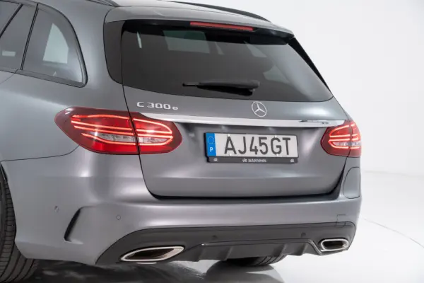 Mercedes-Benz C 300 e AMG Line 14
