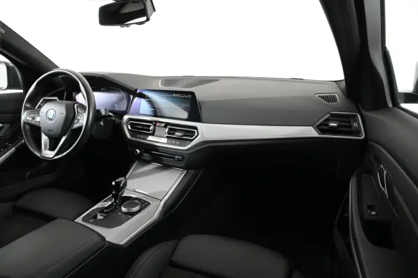 BMW 320 e Auto 34