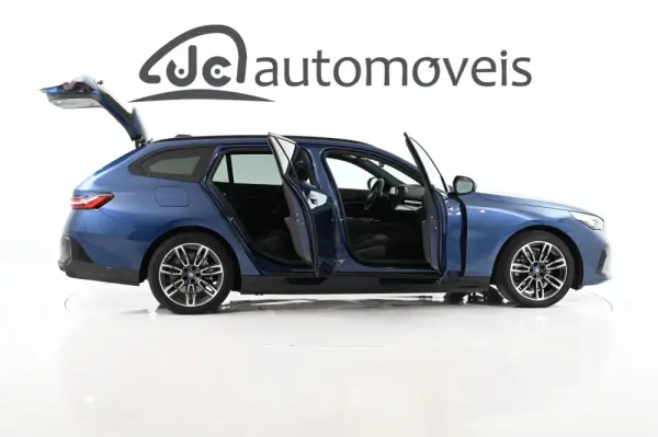 BMW 530 e Pack Desportivo M 6