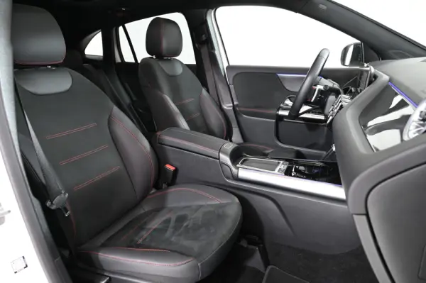 Mercedes-Benz GLA 200 d AMG Line 4