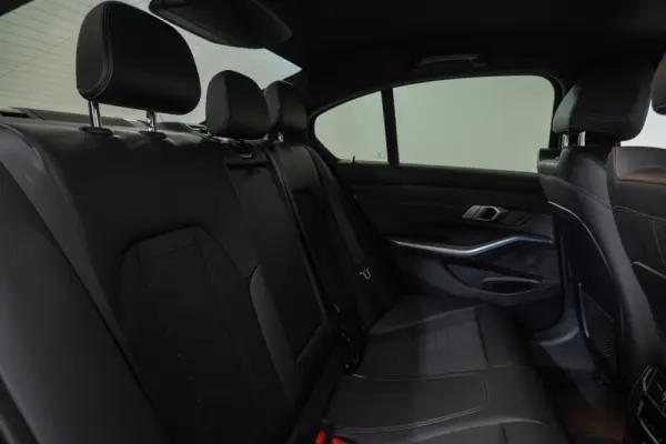 BMW 320 e Corporate Edition Auto 27