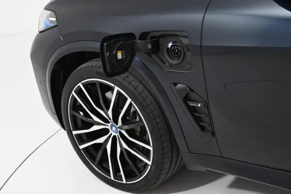 BMW X5 50 e xDrive Edição Desportiva M 13