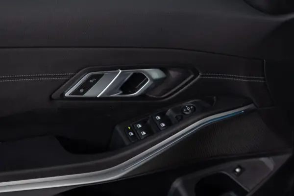 BMW 320 e Corporate Edition Auto 20