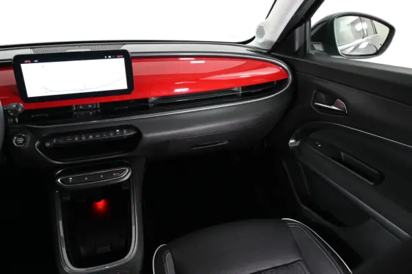 Fiat 600e 54 kWh (RED) 19