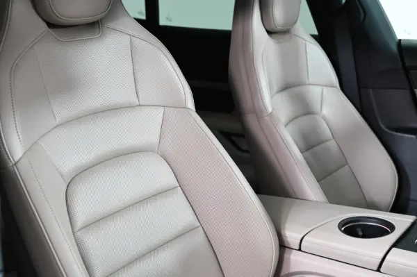 Porsche Taycan Sport Turismo 4S 26