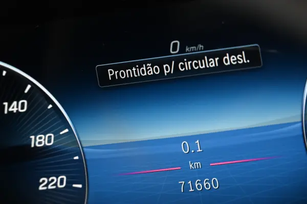 Mercedes-Benz C 300 e Avantgarde 17