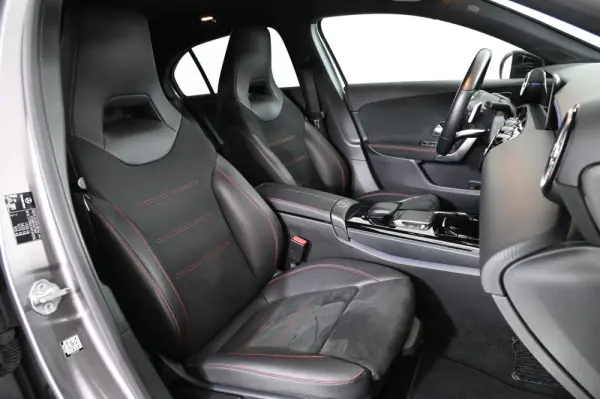 Mercedes-Benz A 180 d AMG Line Aut. 12