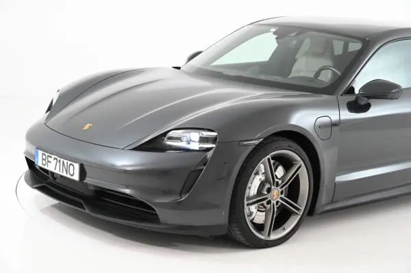 Porsche Taycan Sport Turismo 4S 14