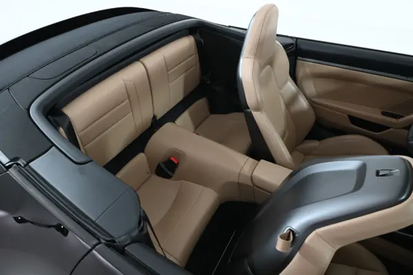 Porsche 911 (992) Carrera 4 PDK 23