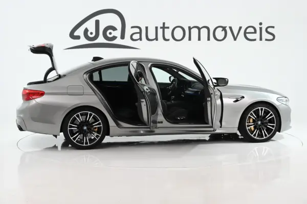 BMW M5 Standard 6