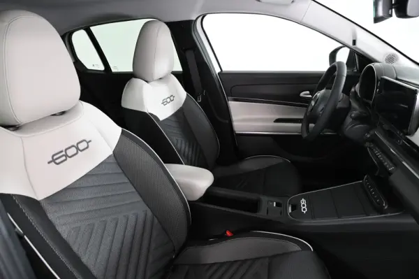 Fiat 600 1.2 Hybrid La Prima 23
