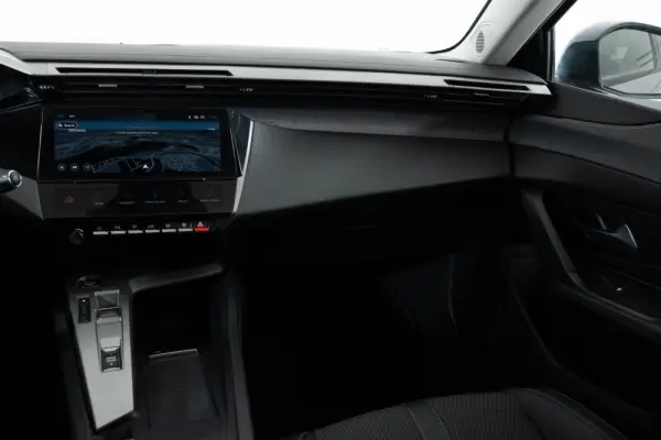 Peugeot 308 1.6 Hybrid Allure e-EAT8 19