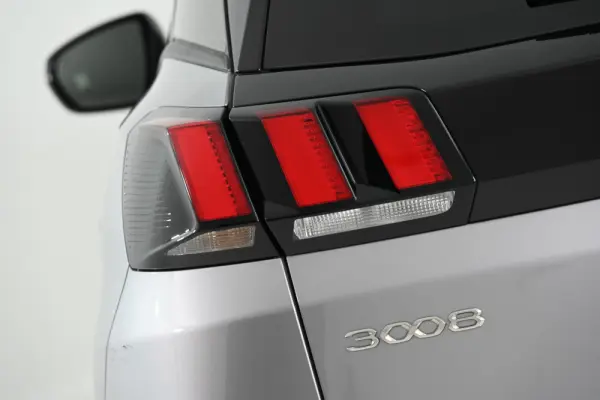 Peugeot 3008 1.2 PureTech Allure Pack EAT8 9