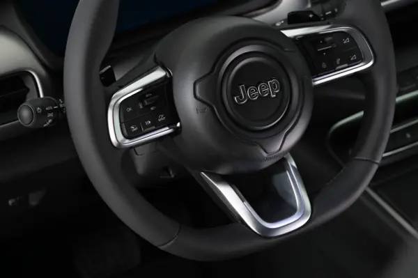 Jeep Avenger 1.2 e-Hybrid Summit DCT 20