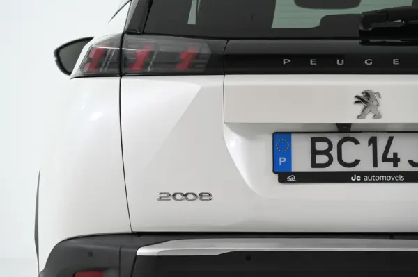Peugeot 2008 1.2 PureTech GT EAT8 10