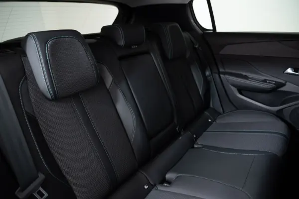 Peugeot 308 1.2 PureTech Allure Pack 29