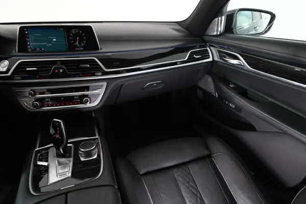 BMW 740 d xDrive Pack M Auto 15